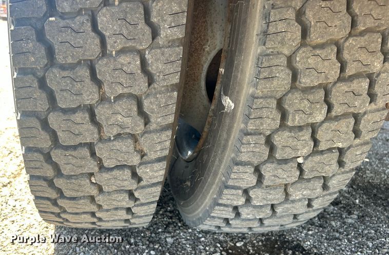 image for item EG0796 2000 Ford F450 Super Duty utility / service truck