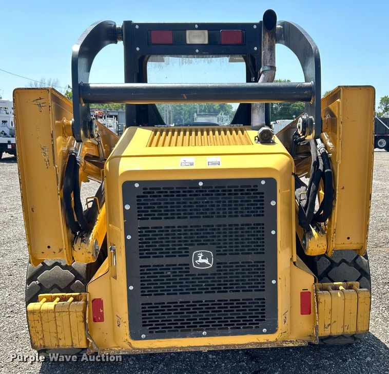 image for item EG0797 2005 John Deere 332 skid steer loader