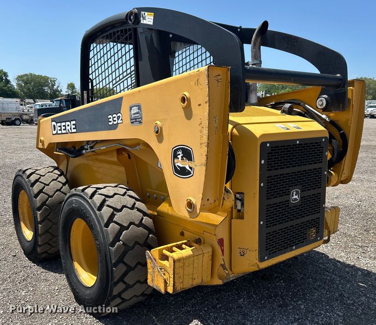 image for item EG0797 2005 John Deere 332 skid steer loader