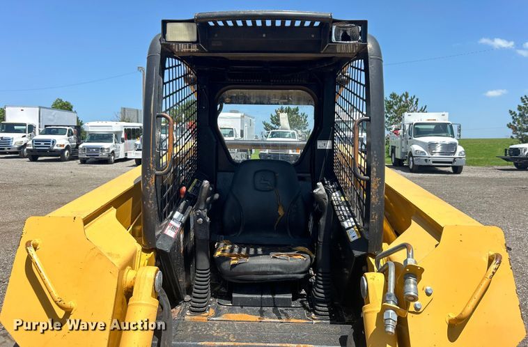 image for item EG0797 2005 John Deere 332 skid steer loader