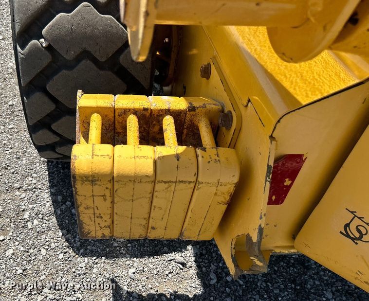 image for item EG0797 2005 John Deere 332 skid steer loader