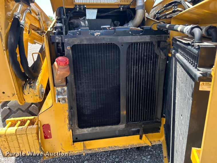 image for item EG0797 2005 John Deere 332 skid steer loader