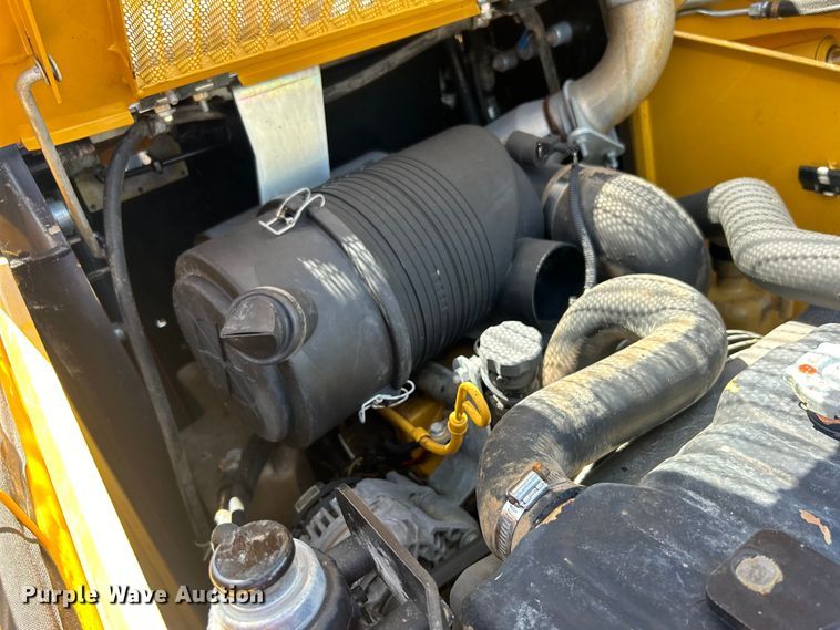 image for item EG0797 2005 John Deere 332 skid steer loader