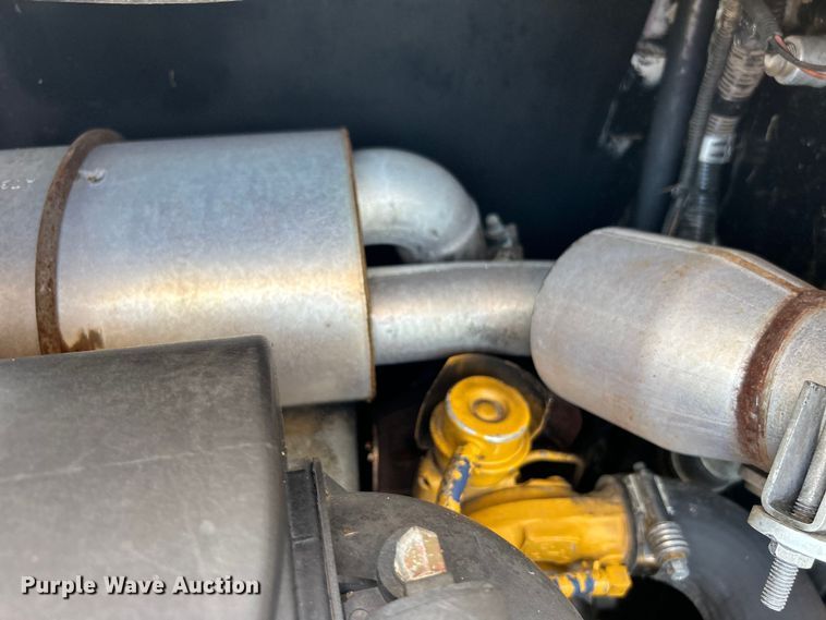 image for item EG0797 2005 John Deere 332 skid steer loader