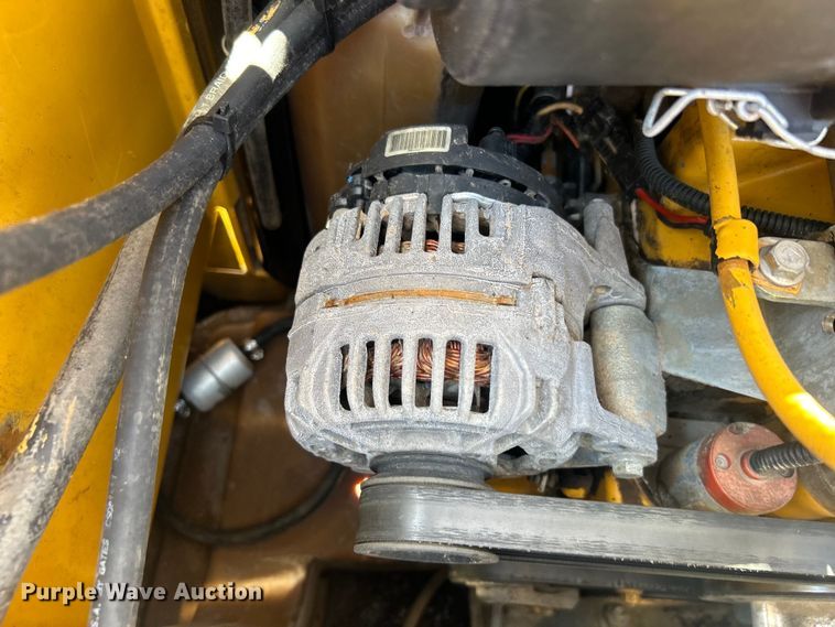 image for item EG0797 2005 John Deere 332 skid steer loader