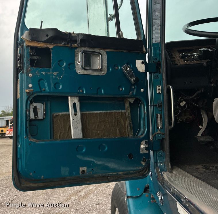 image for item EG0799 1999 Volvo ACL dump truck