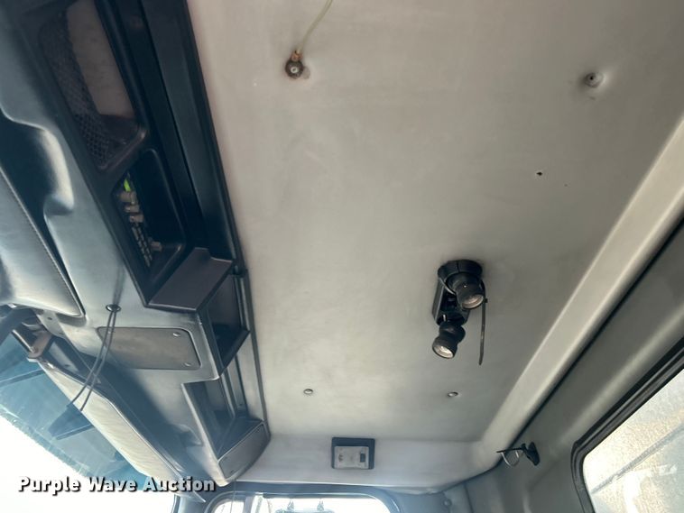 image for item EG0799 1999 Volvo ACL dump truck