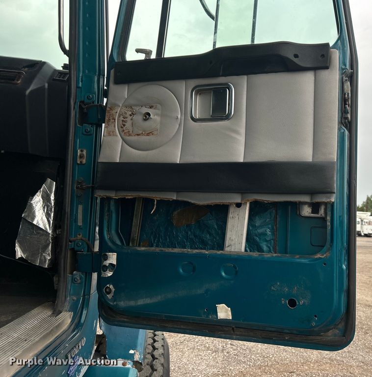 image for item EG0799 1999 Volvo ACL dump truck