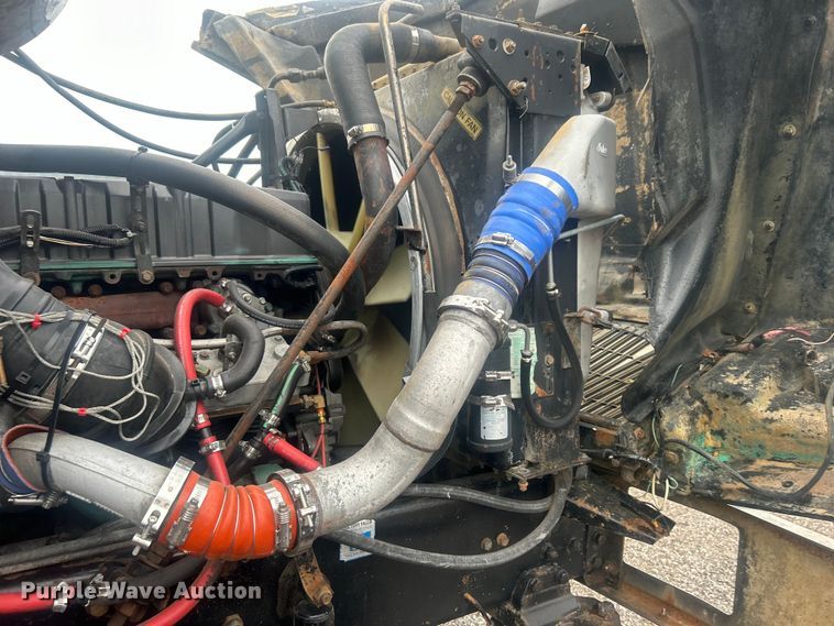 image for item EG0799 1999 Volvo ACL dump truck