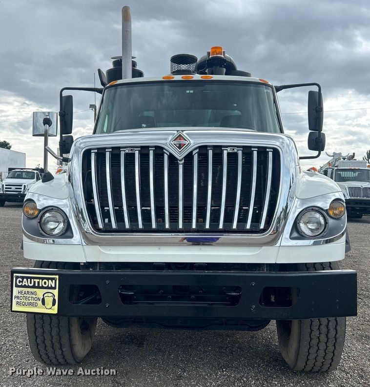 image for item EG0804 2013 International  WorkStar 7600 hydrovac truck