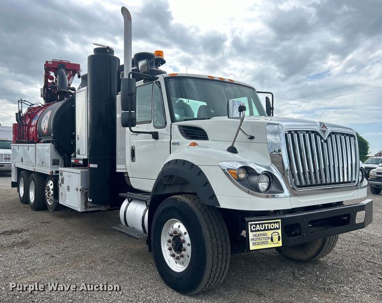 image for item EG0804 2013 International  WorkStar 7600 hydrovac truck