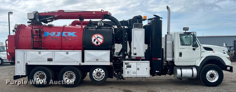 image for item EG0804 2013 International  WorkStar 7600 hydrovac truck