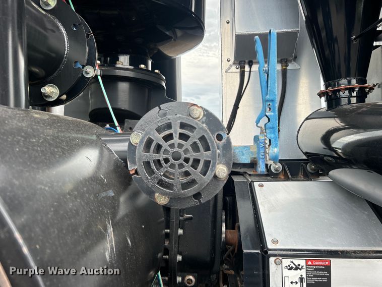 image for item EG0804 2013 International  WorkStar 7600 hydrovac truck