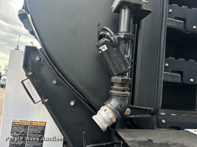 image for item EG0804 2013 International  WorkStar 7600 hydrovac truck