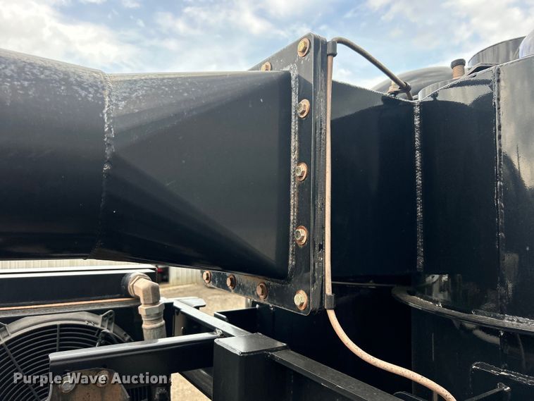 image for item EG0804 2013 International  WorkStar 7600 hydrovac truck