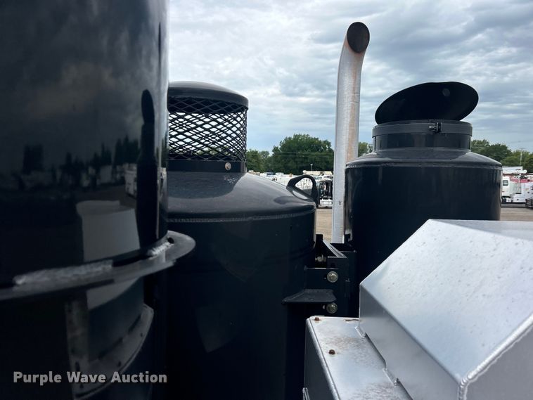 image for item EG0804 2013 International  WorkStar 7600 hydrovac truck