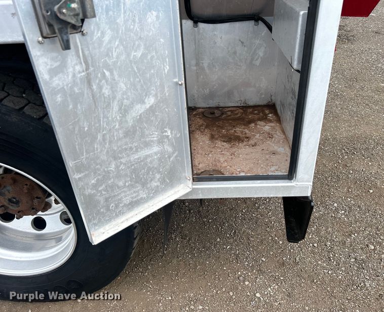 image for item EG0804 2013 International  WorkStar 7600 hydrovac truck