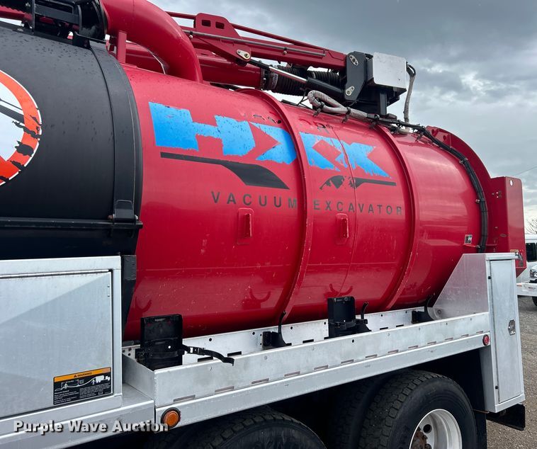 image for item EG0804 2013 International  WorkStar 7600 hydrovac truck