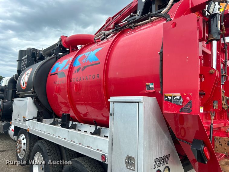 image for item EG0804 2013 International  WorkStar 7600 hydrovac truck