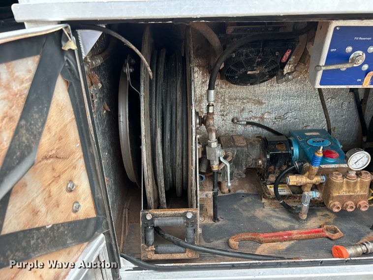 image for item EG0804 2013 International  WorkStar 7600 hydrovac truck