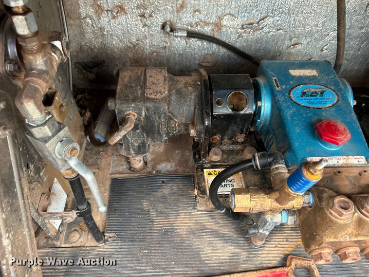 image for item EG0804 2013 International  WorkStar 7600 hydrovac truck