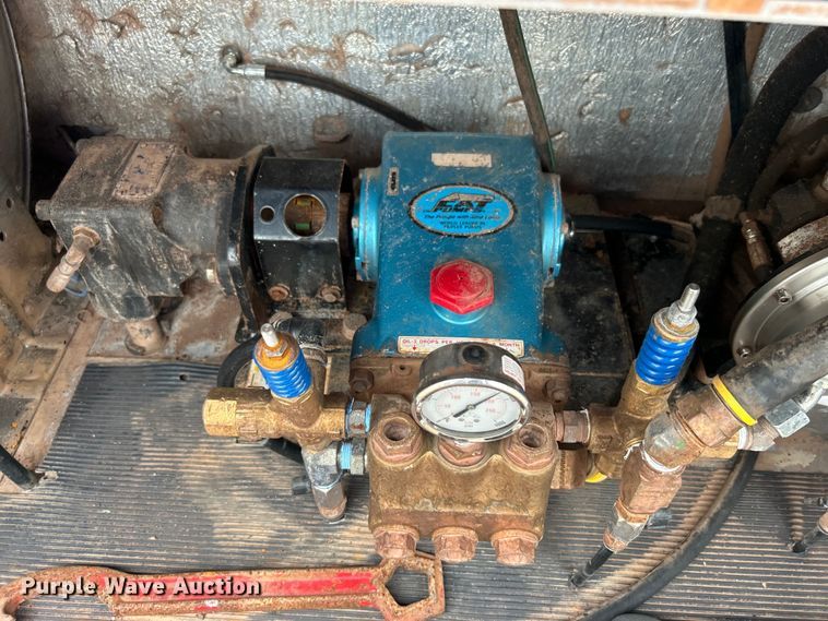 image for item EG0804 2013 International  WorkStar 7600 hydrovac truck