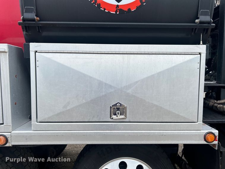 image for item EG0804 2013 International  WorkStar 7600 hydrovac truck