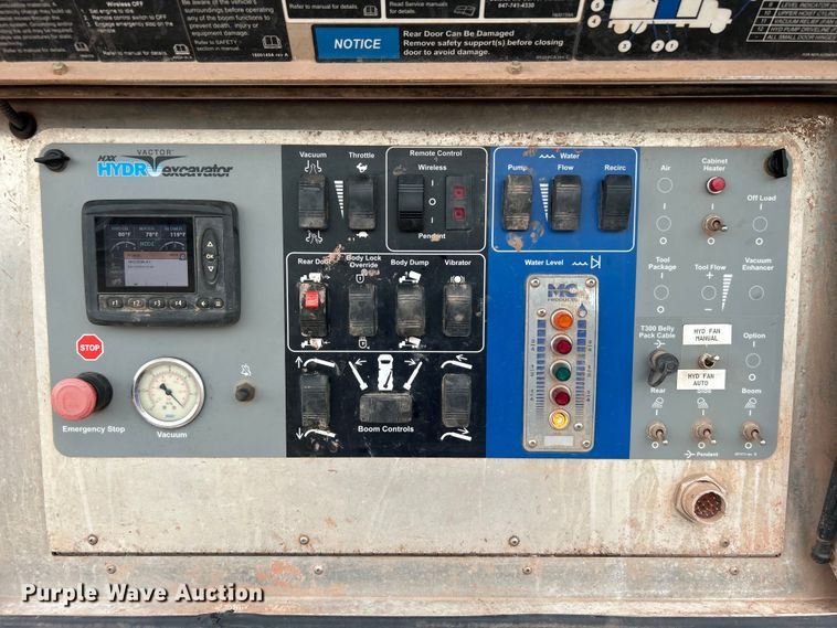 image for item EG0804 2013 International  WorkStar 7600 hydrovac truck