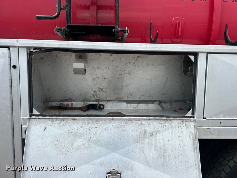 image for item EG0804 2013 International  WorkStar 7600 hydrovac truck