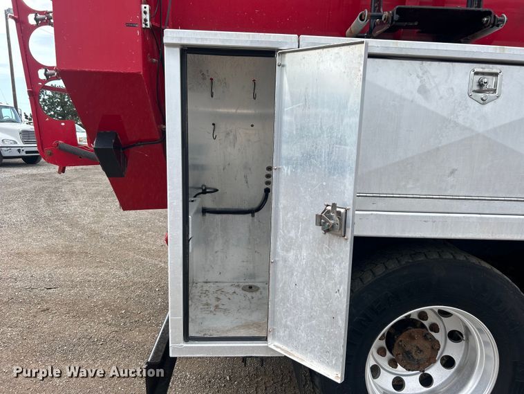 image for item EG0804 2013 International  WorkStar 7600 hydrovac truck