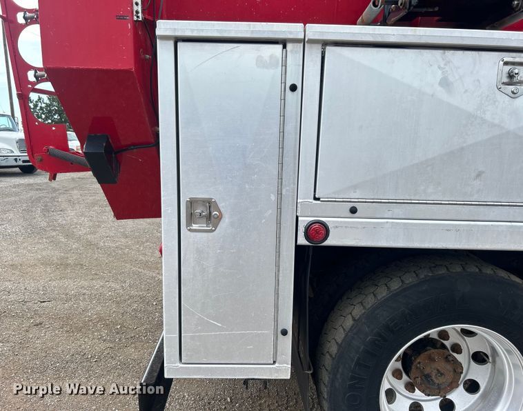 image for item EG0804 2013 International  WorkStar 7600 hydrovac truck