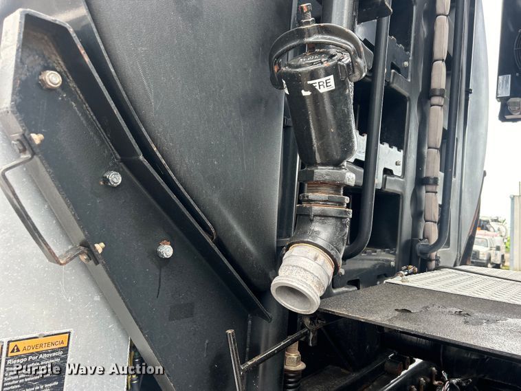 image for item EG0804 2013 International  WorkStar 7600 hydrovac truck