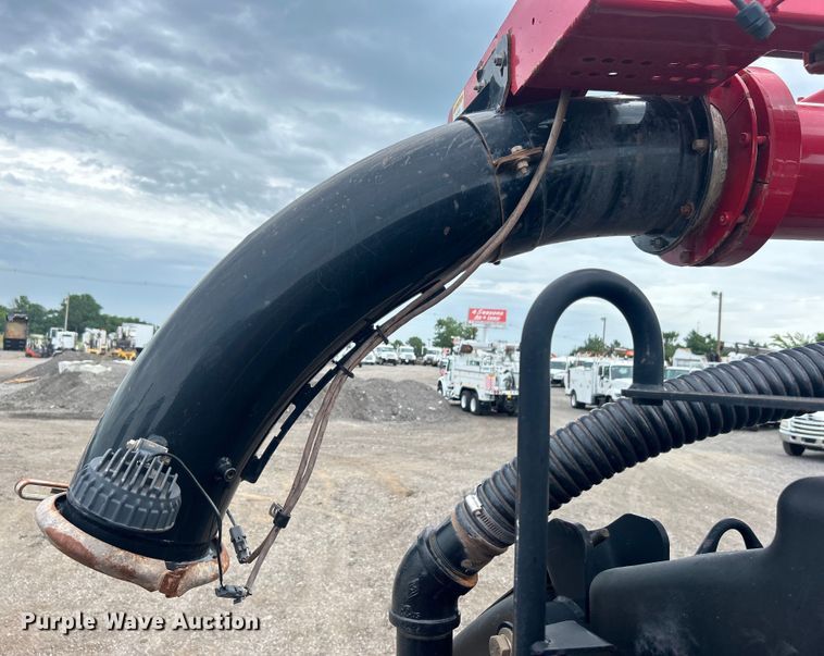 image for item EG0804 2013 International  WorkStar 7600 hydrovac truck