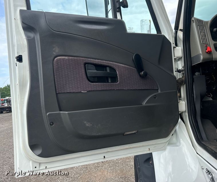 image for item EG0804 2013 International  WorkStar 7600 hydrovac truck