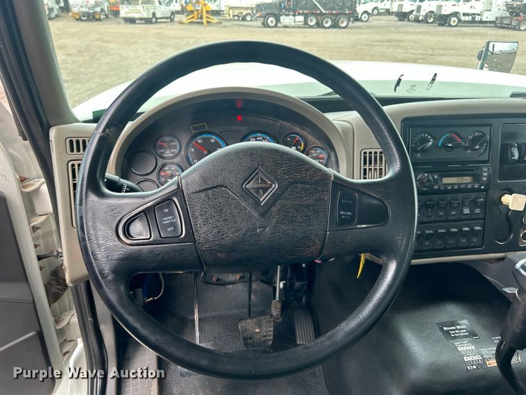 image for item EG0804 2013 International  WorkStar 7600 hydrovac truck