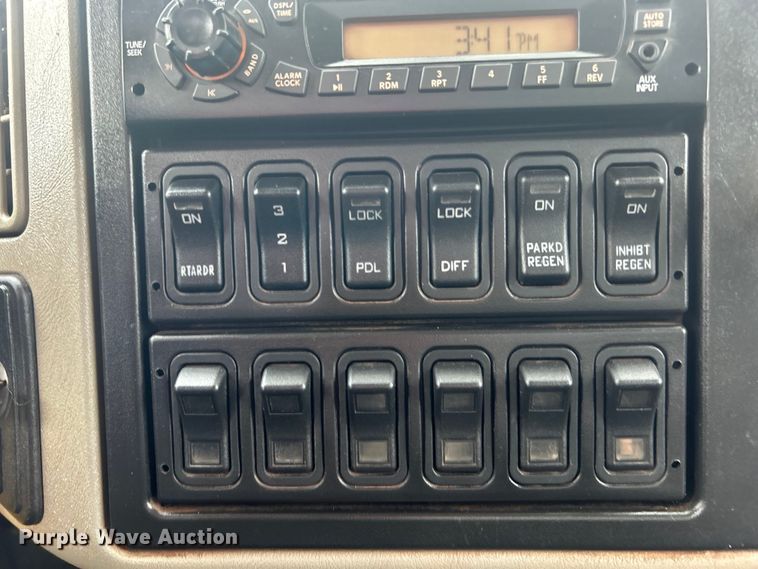 image for item EG0804 2013 International  WorkStar 7600 hydrovac truck