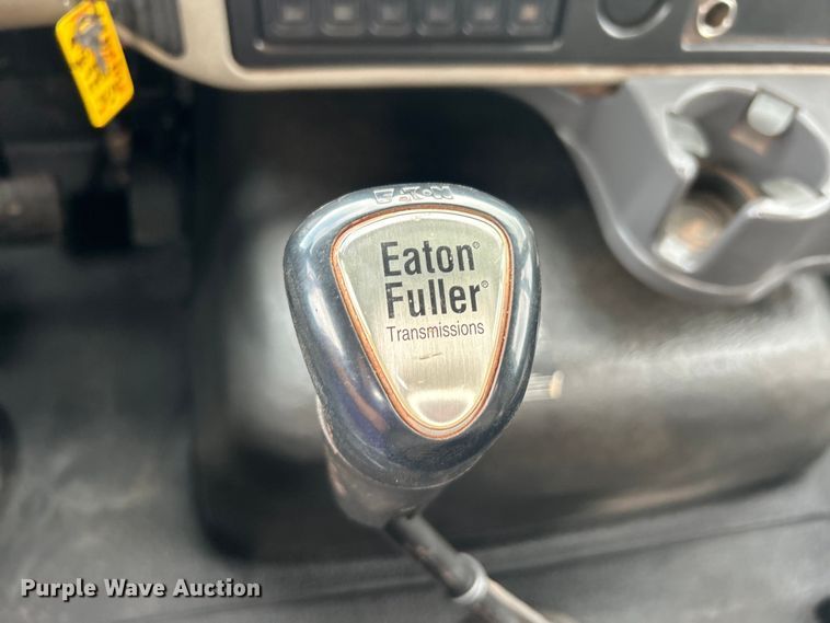 image for item EG0804 2013 International  WorkStar 7600 hydrovac truck