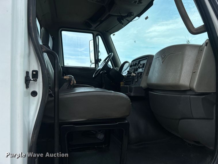 image for item EG0804 2013 International  WorkStar 7600 hydrovac truck