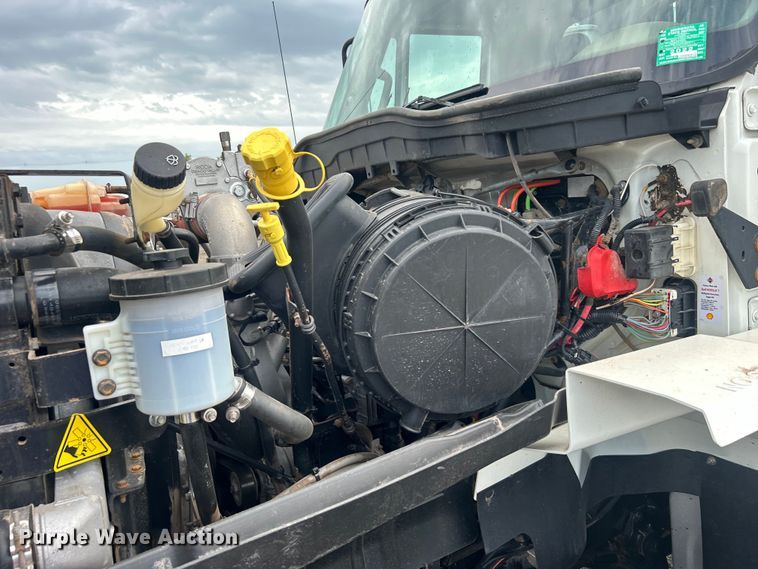 image for item EG0804 2013 International  WorkStar 7600 hydrovac truck