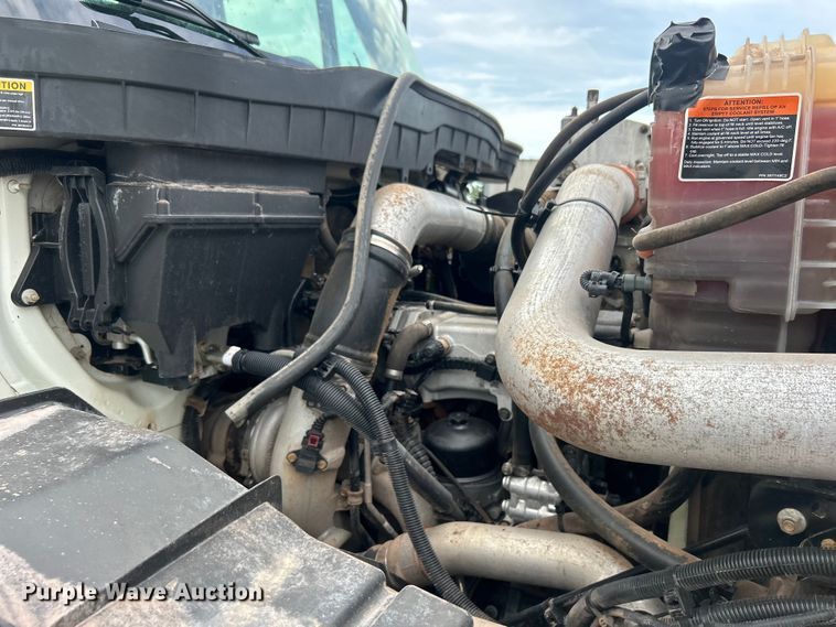 image for item EG0804 2013 International  WorkStar 7600 hydrovac truck