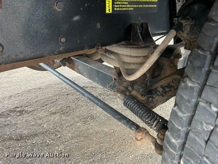 image for item EG0804 2013 International  WorkStar 7600 hydrovac truck