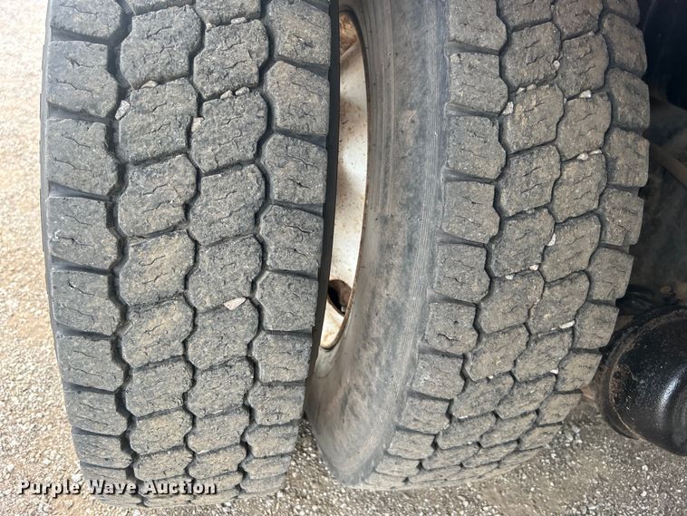 image for item EG0804 2013 International  WorkStar 7600 hydrovac truck