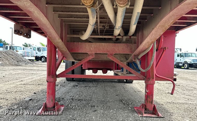 image for item EG1648 2002 Fontaine  FTW-5-8036AW tank trailer