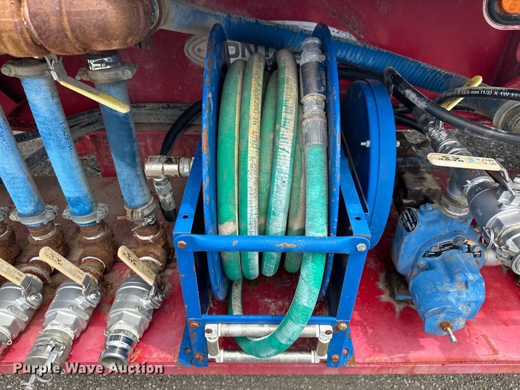 image for item EG1648 2002 Fontaine  FTW-5-8036AW tank trailer