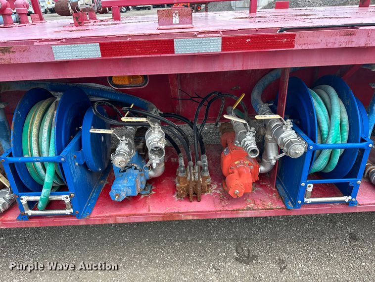 image for item EG1648 2002 Fontaine  FTW-5-8036AW tank trailer