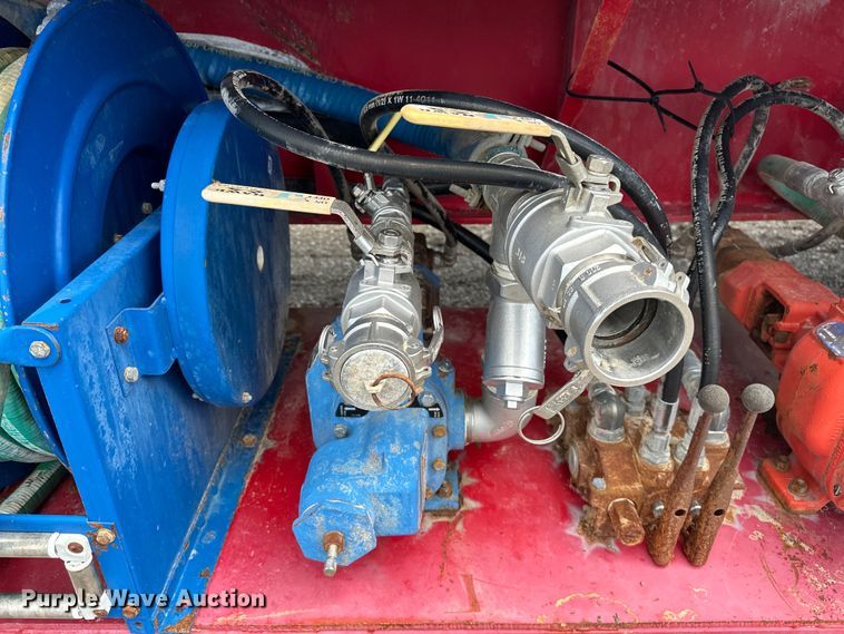 image for item EG1648 2002 Fontaine  FTW-5-8036AW tank trailer