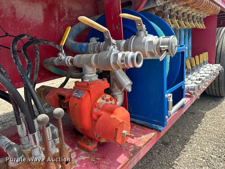 image for item EG1648 2002 Fontaine  FTW-5-8036AW tank trailer