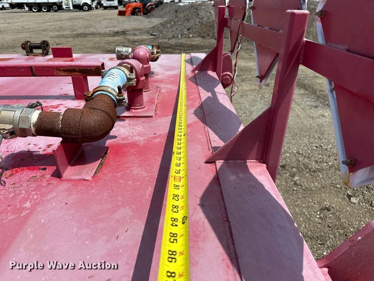 image for item EG1648 2002 Fontaine  FTW-5-8036AW tank trailer