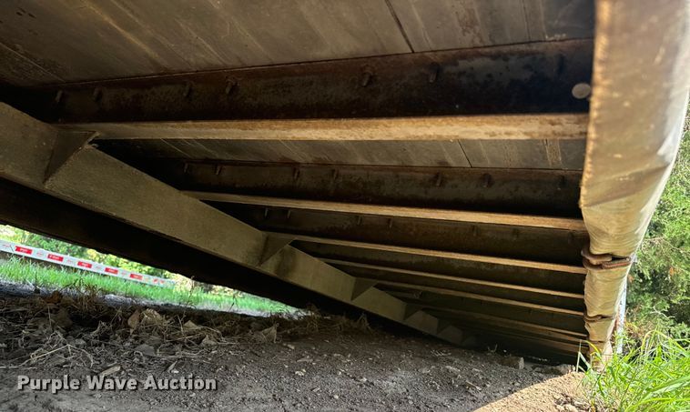 image for item EI4006 Brown side curtain box bed