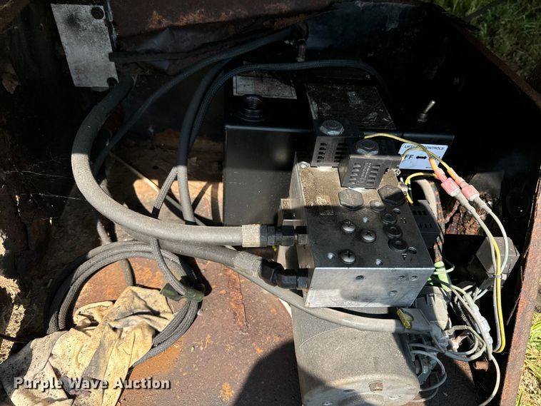 image for item EI4008 Brown box bed